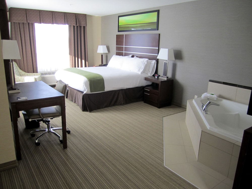 HOLIDAY INN EXPRESS GOLDEN KICKING HORSE 27/75