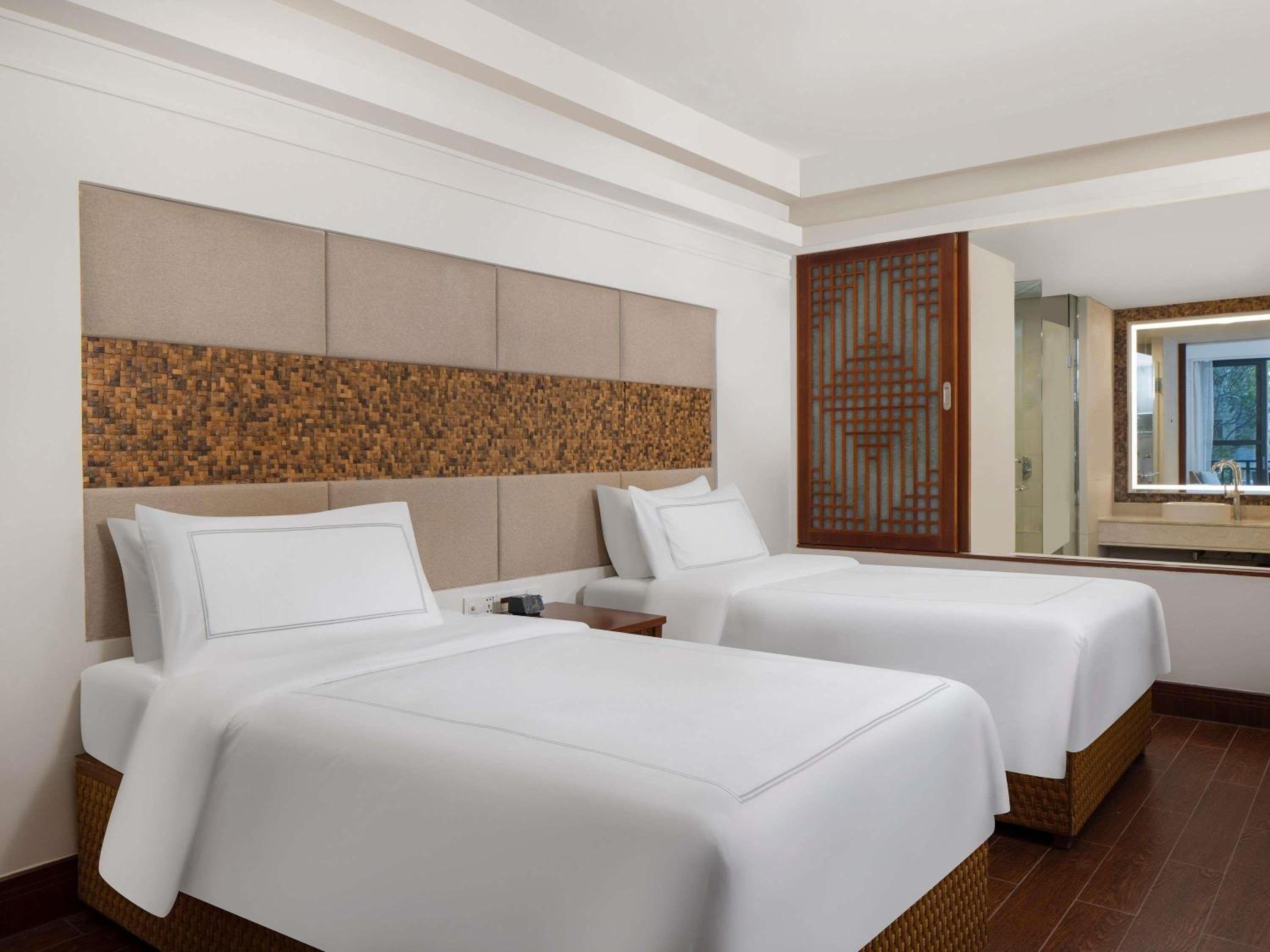 SIGNATURE, SWISS, CONNECTING, TWIN BEDS, PRIVATE POOL