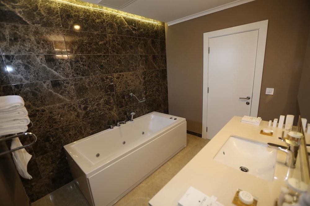 Uslu Otel Royal Yachting 35/36
