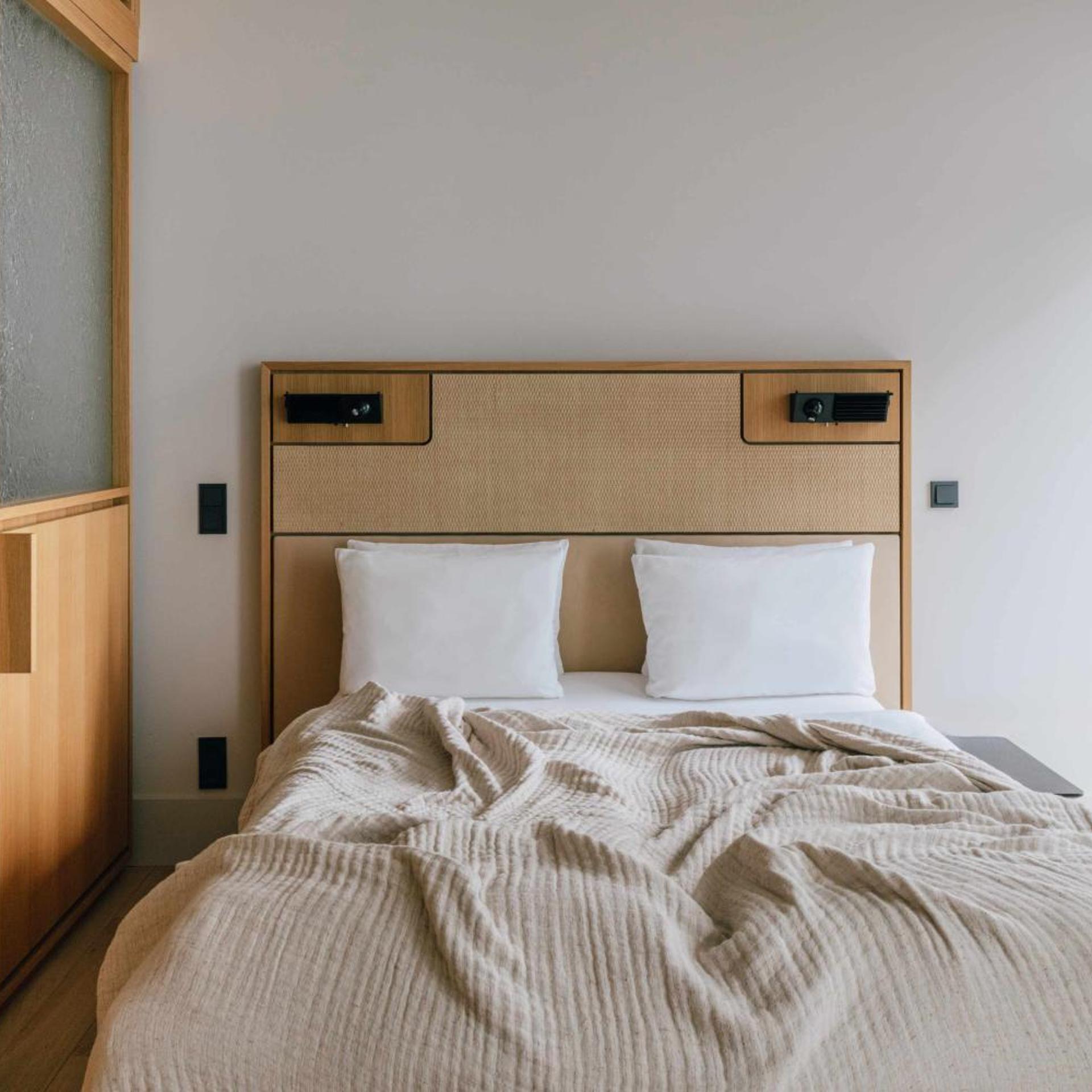 City, Studio, King Bed
