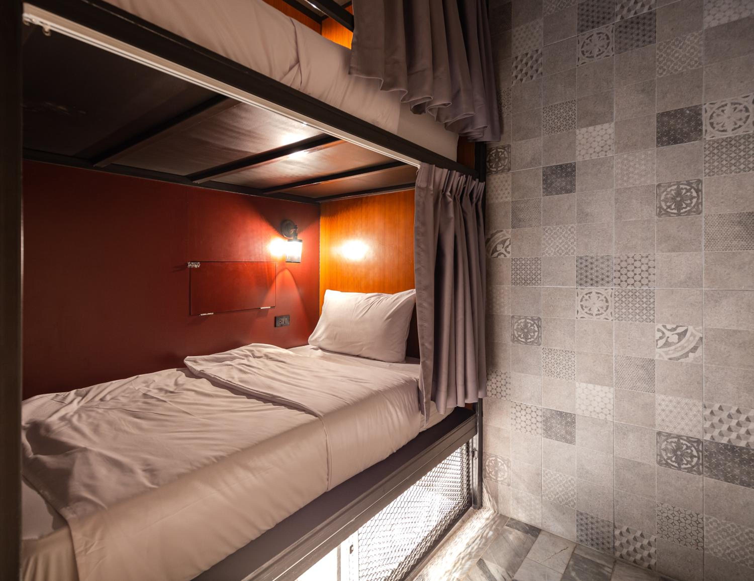Female Dorm, Female Only, 8 Beds