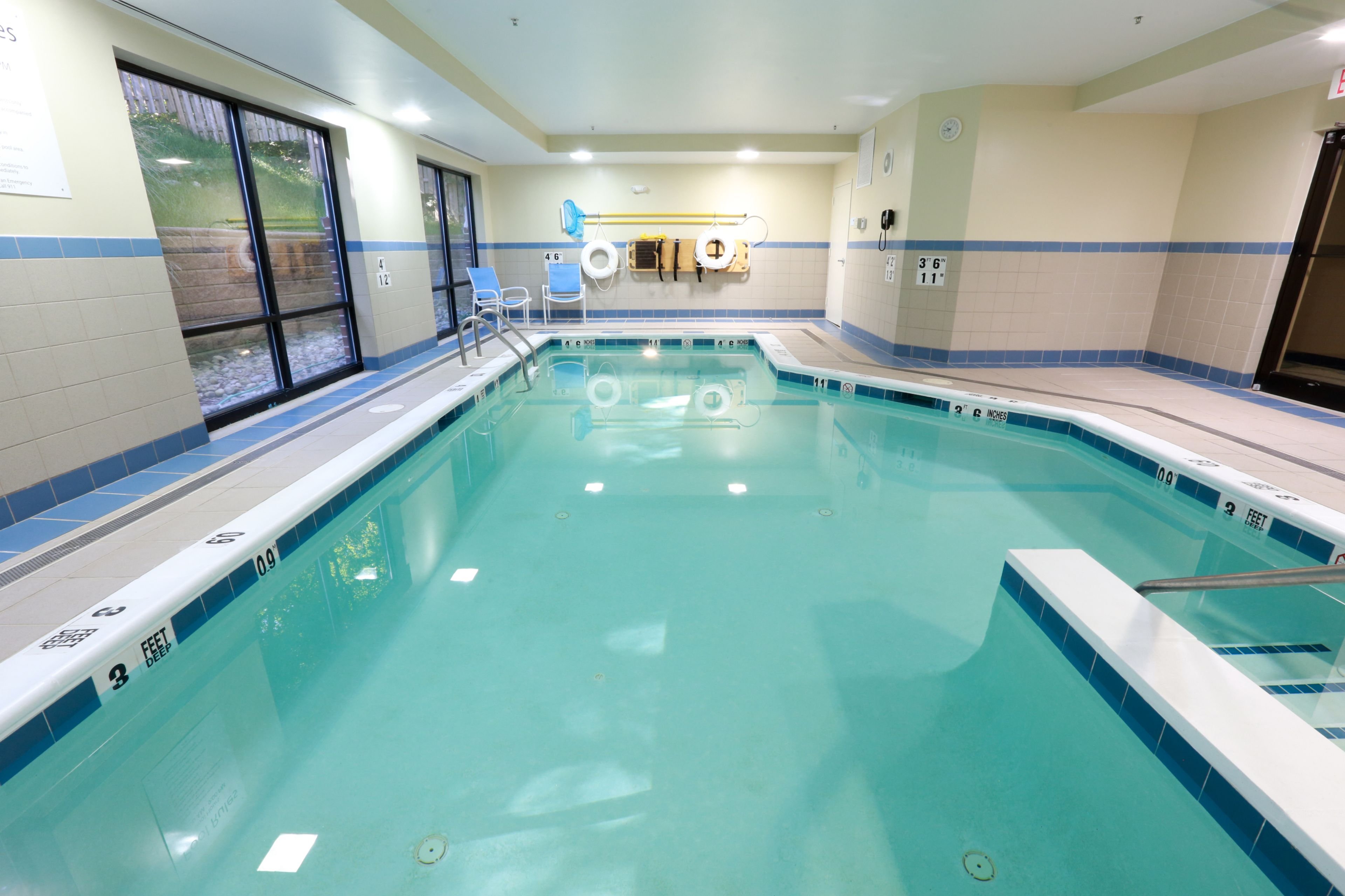 Holiday Inn Express Hotel Suites West Chester 44/76