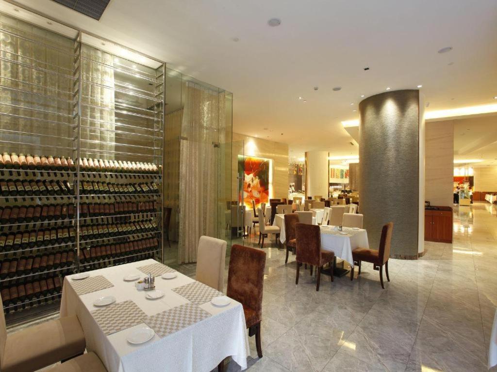 Zijingang International Hotel 42/56