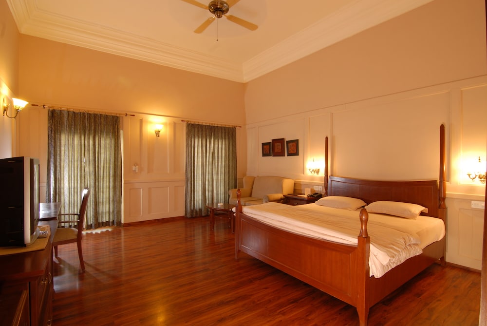 Chanakya Bnr Hotel 6/27