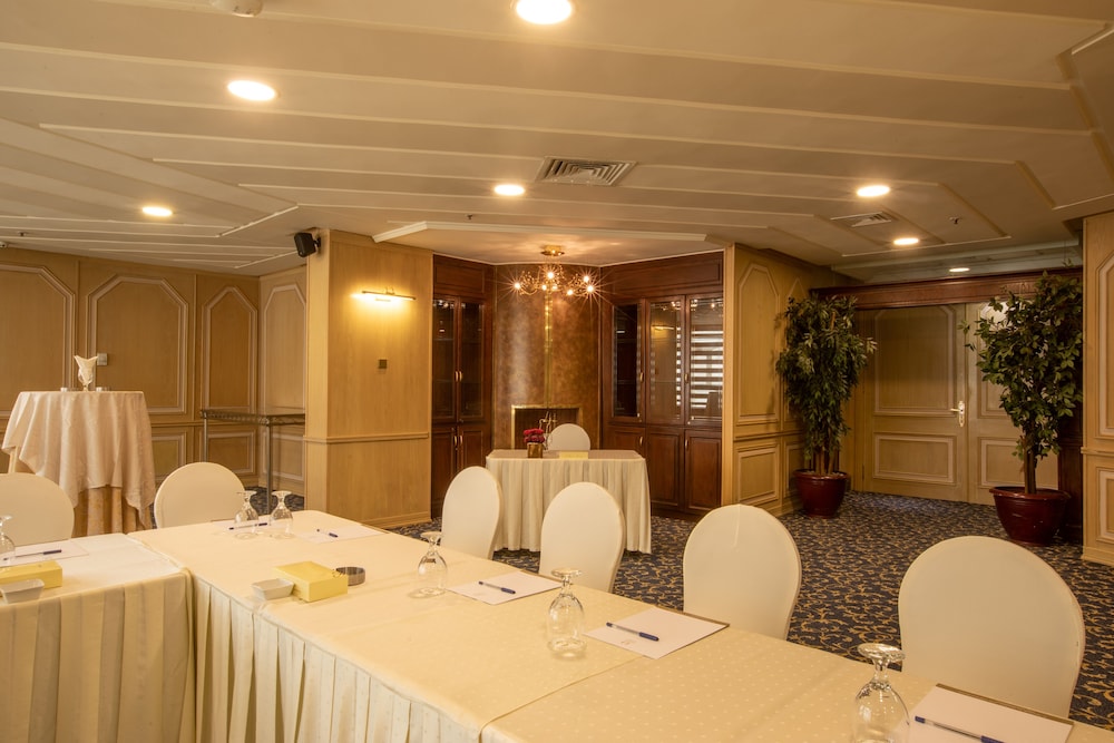 Bristol Hotel Amman 21/50