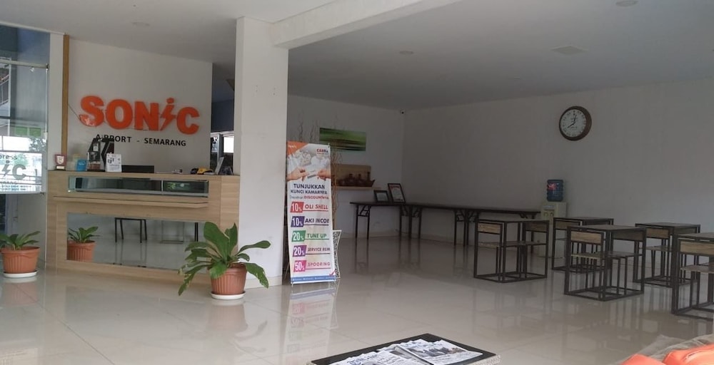 Hotel Sonic Airport Semarang 13/21