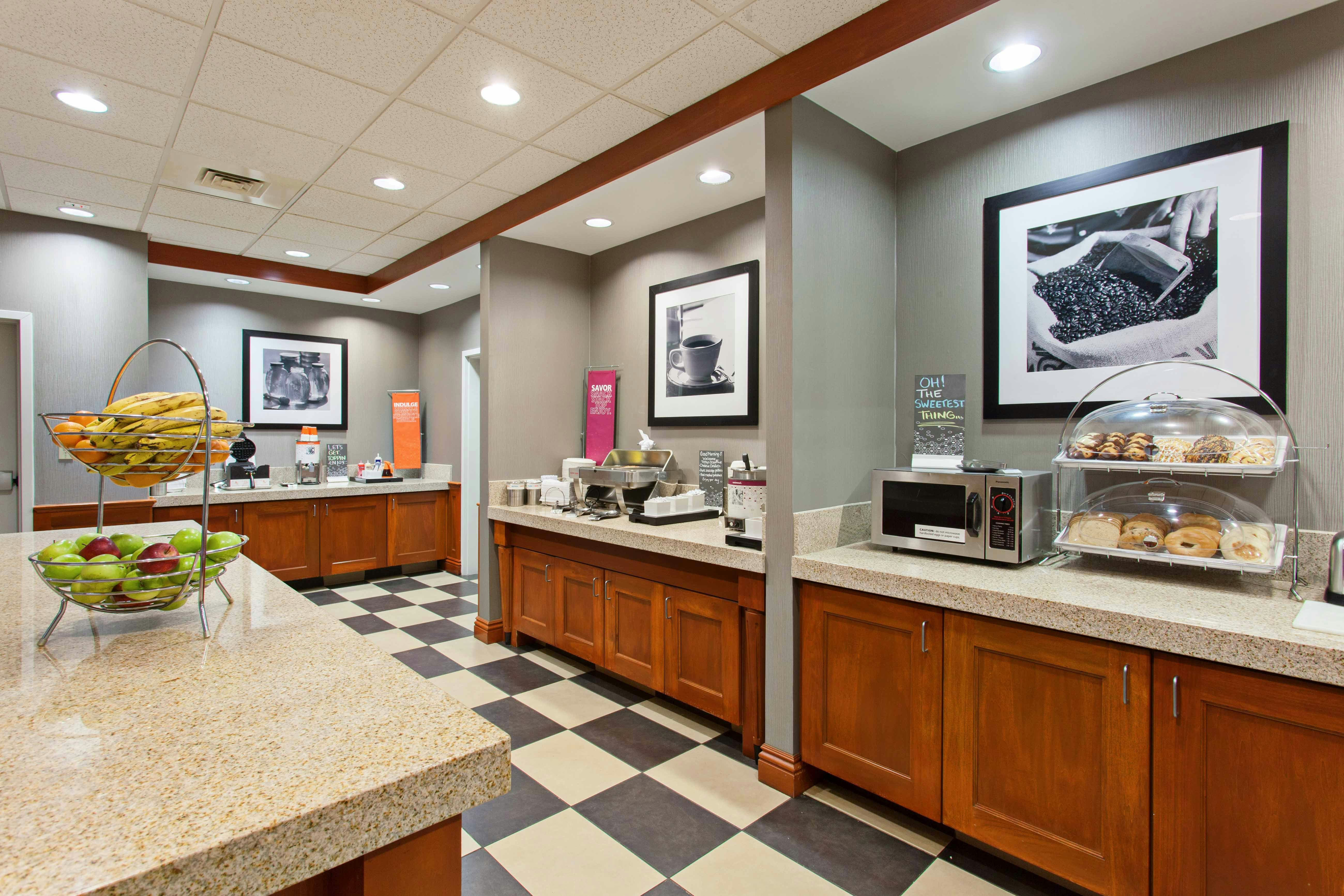 Hampton Inn and Suites Clovis Airport North 13/50