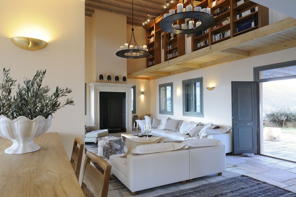 AEGEA BLUE CYCLADITIC RESORT(FOMERLY AEGEA BLUE VILLAS AND SUITES) 55/72