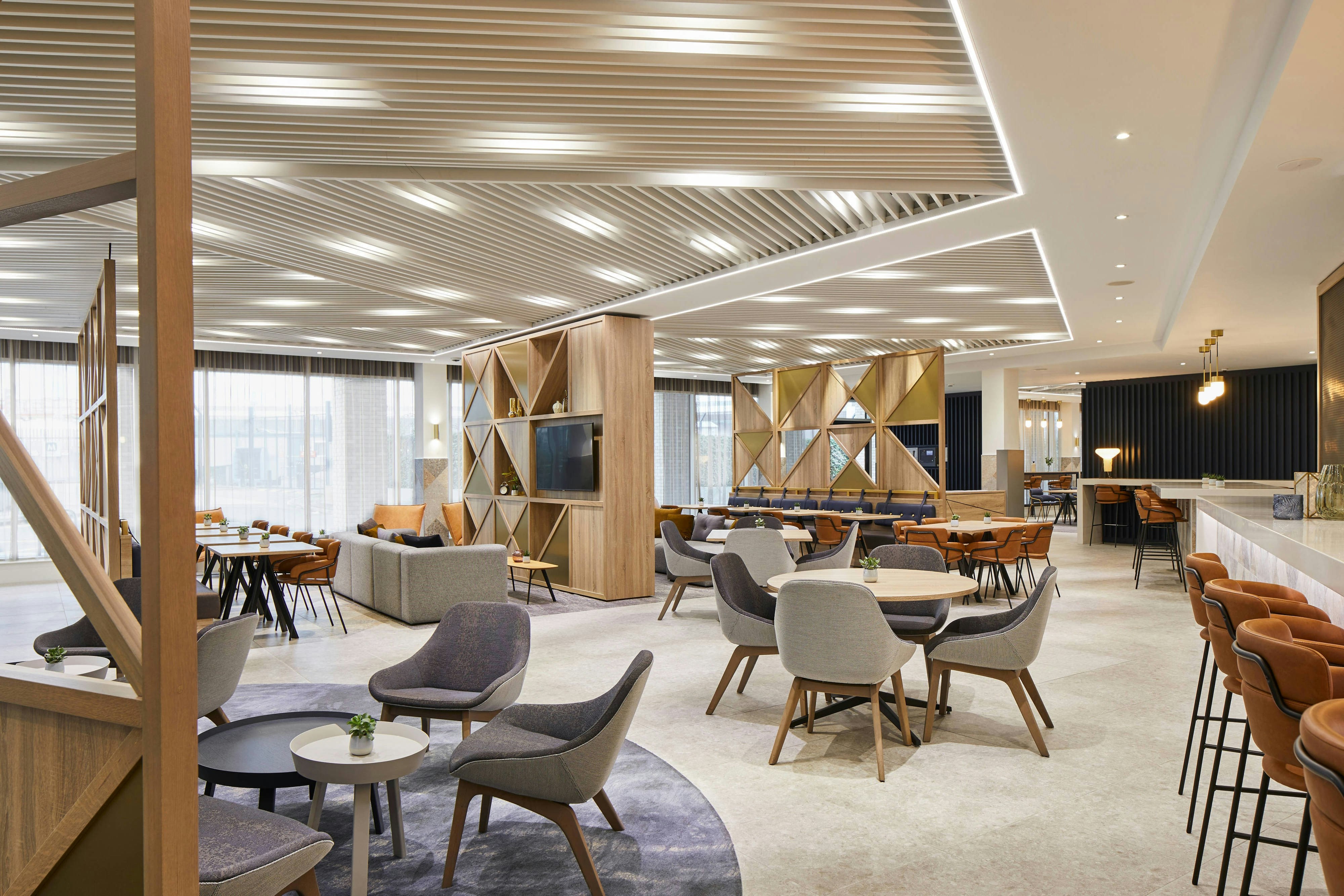 Courtyard by Marriott London City Airport 11/18