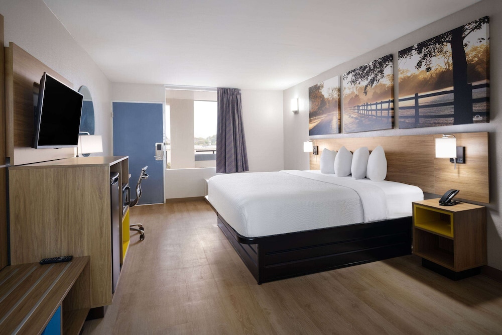 Days Inn by Wyndham Montgomery I-85 5/16