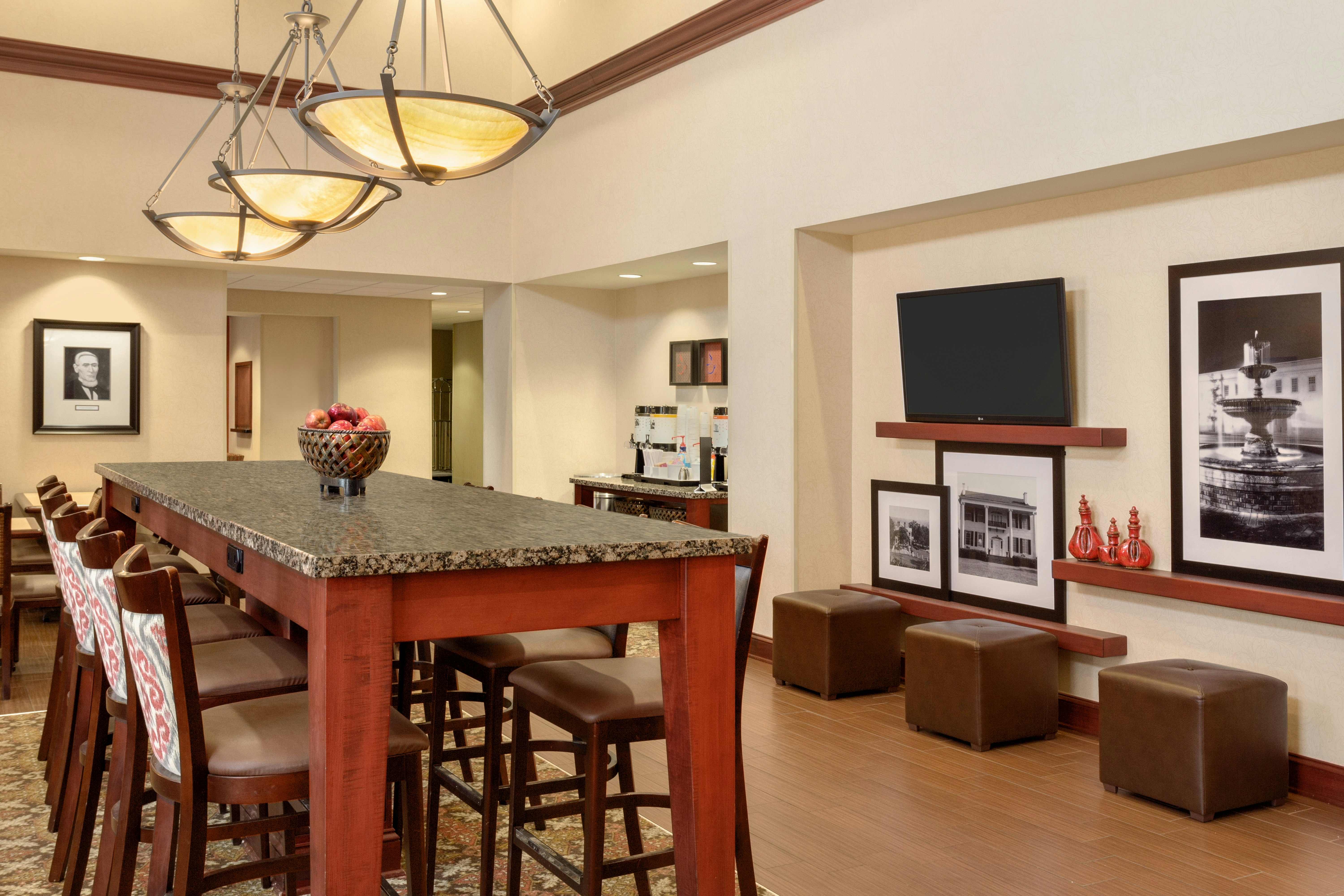 Hampton Inn & Suites Prattville AL 35/55