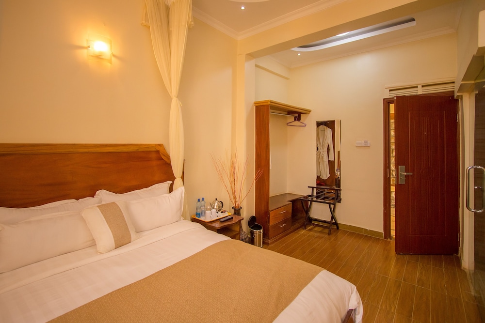 DELUXE, DOUBLE BED