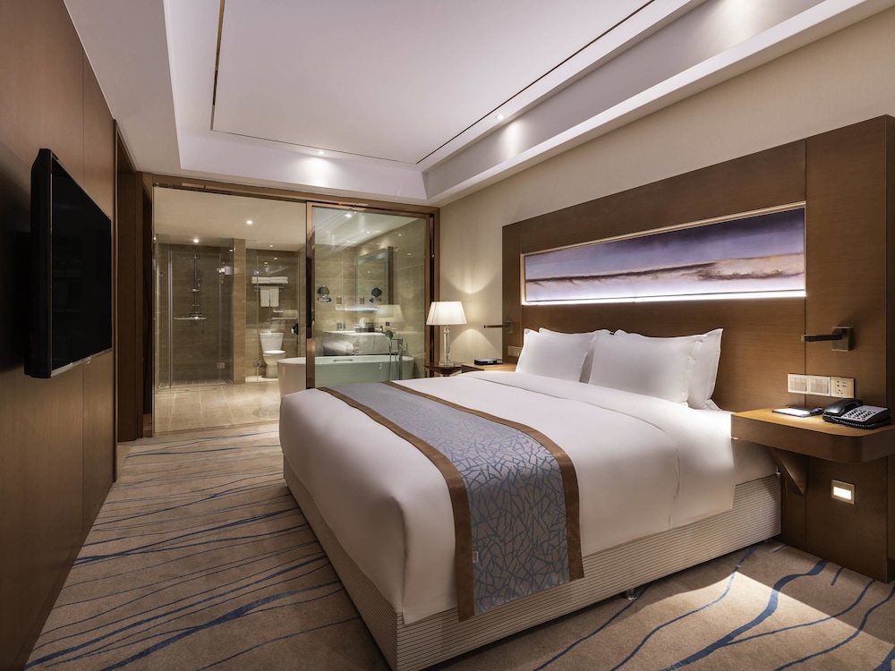 Novotel Qingdao New Hope 7/72
