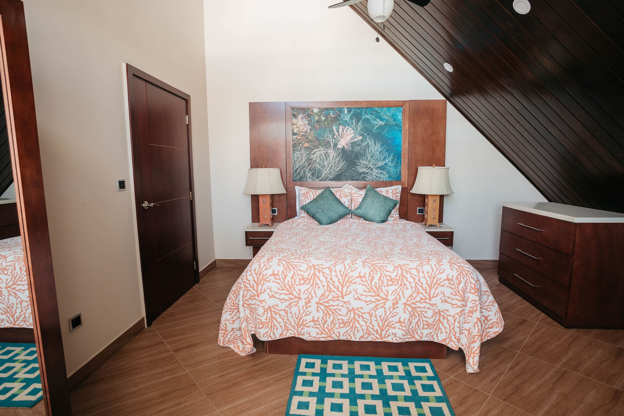 Presidential, King and Queen Bed