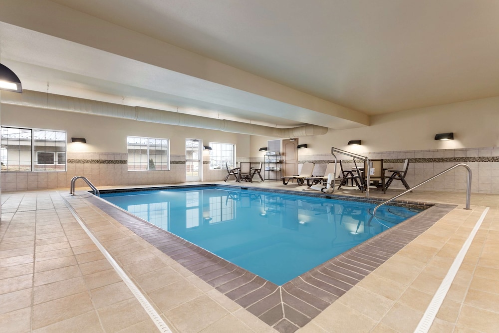 Country Inn and Suites by Radisson St Peters MO 3/26