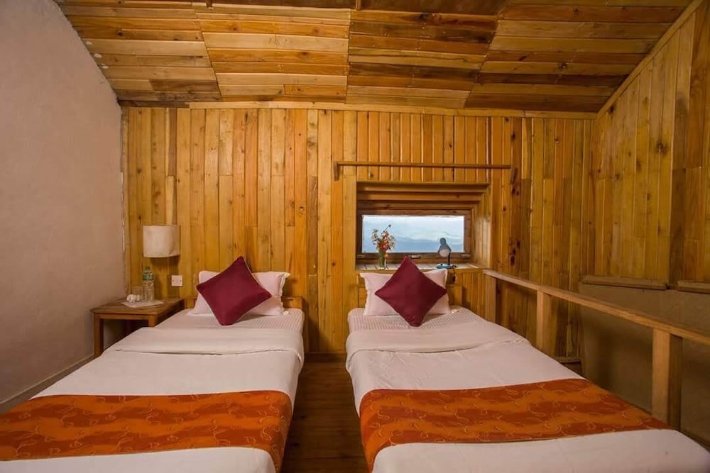 Everest Manla Resort 13/50