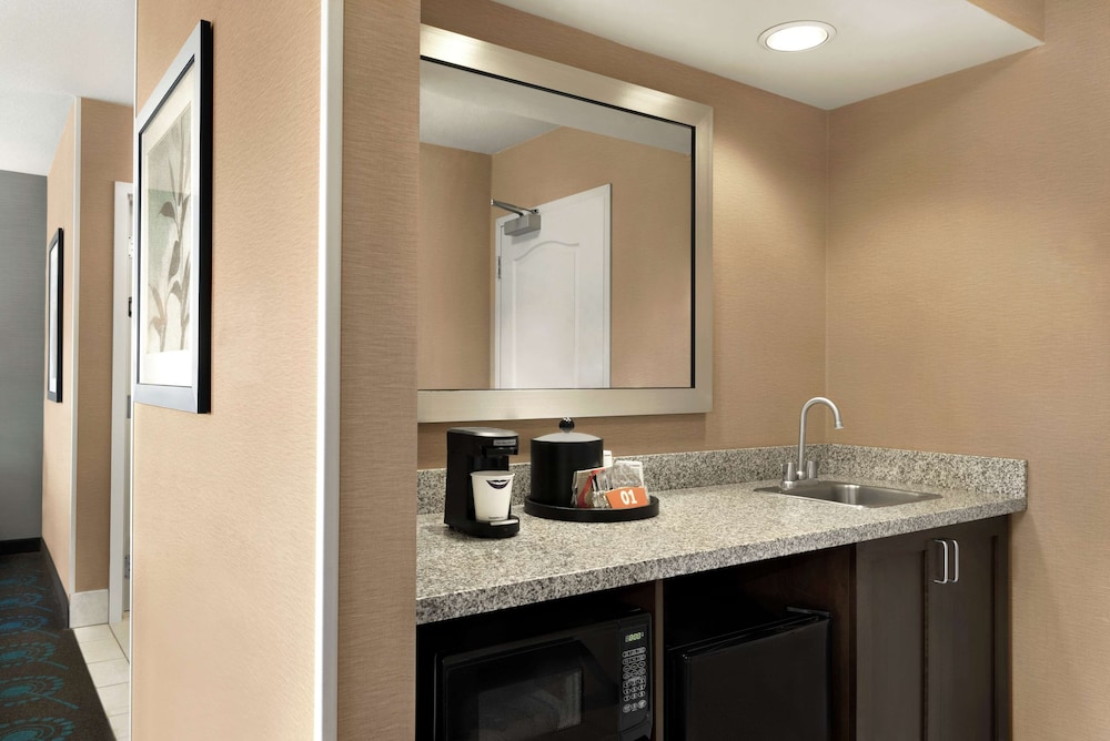 Hampton Inn Suites Grafton 21/46