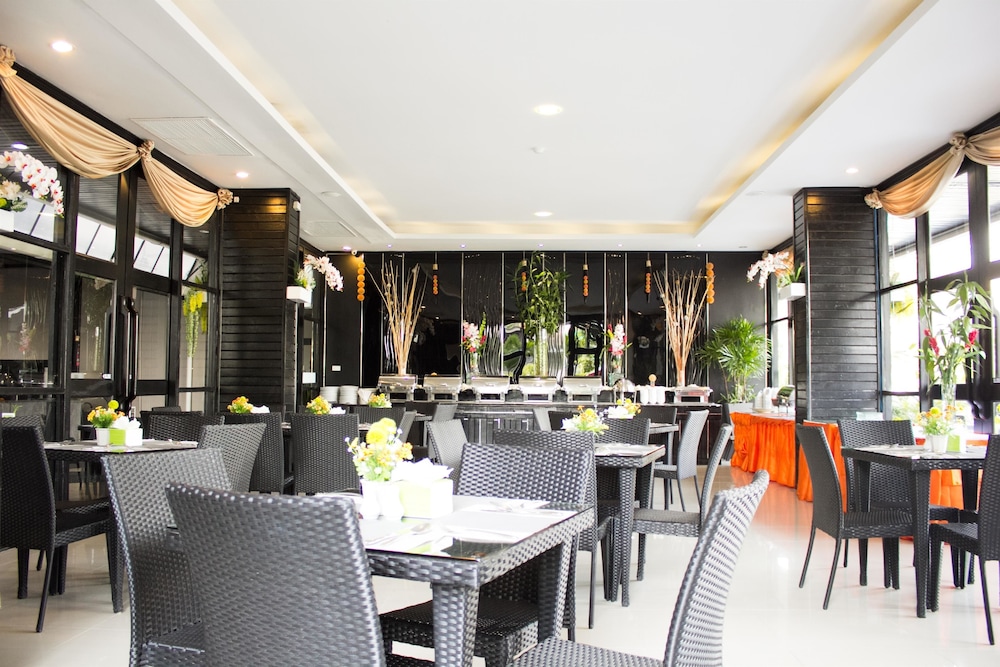 Golden Tulip Essential Pattaya 40/65