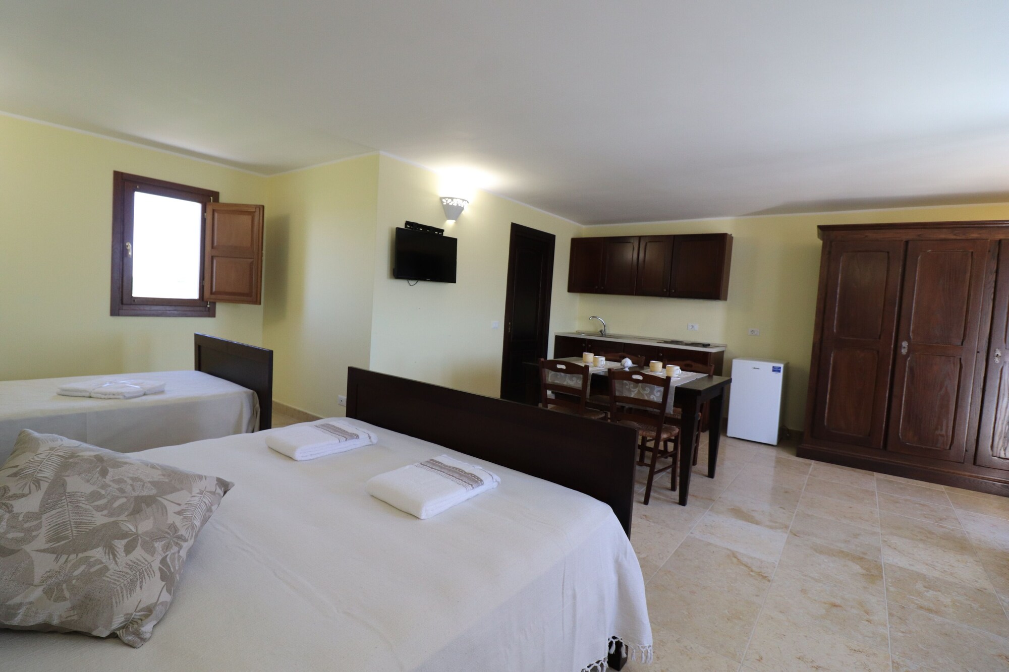 Deluxe, King Bed, Attic