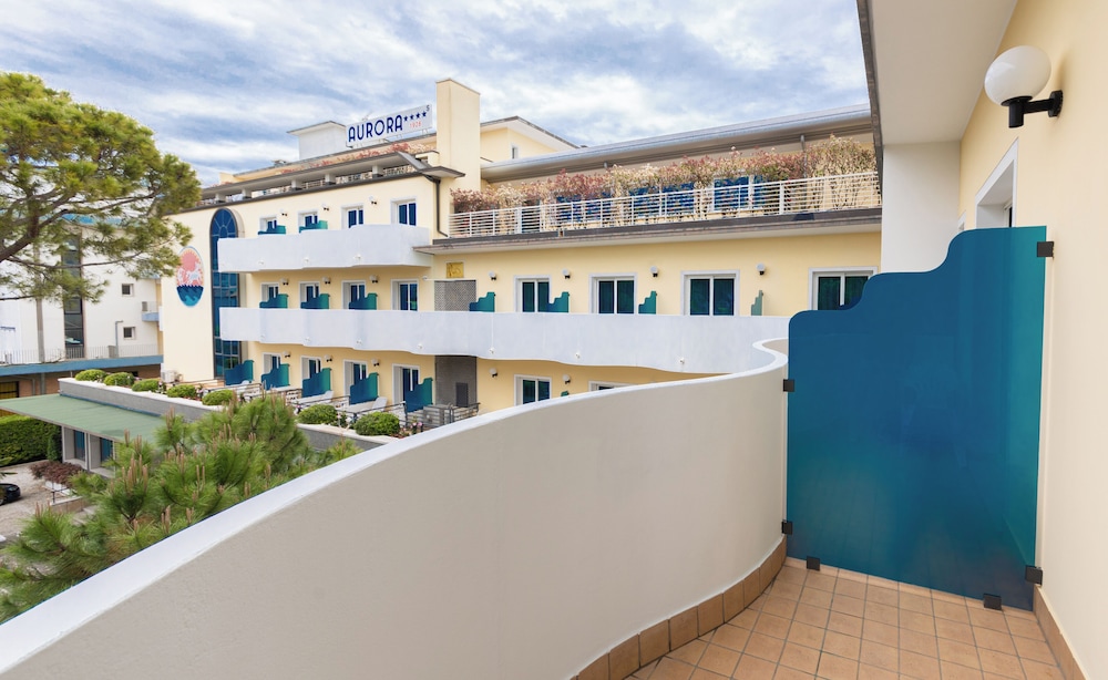Hotel Aurora 5/50