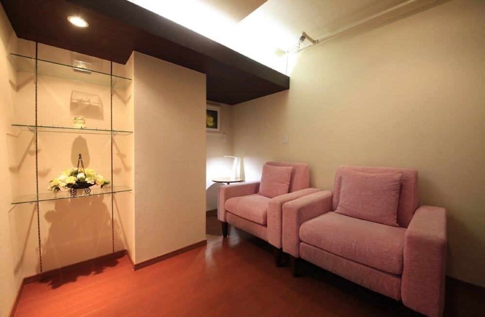 Shinjuku Urban Hotel 42/61