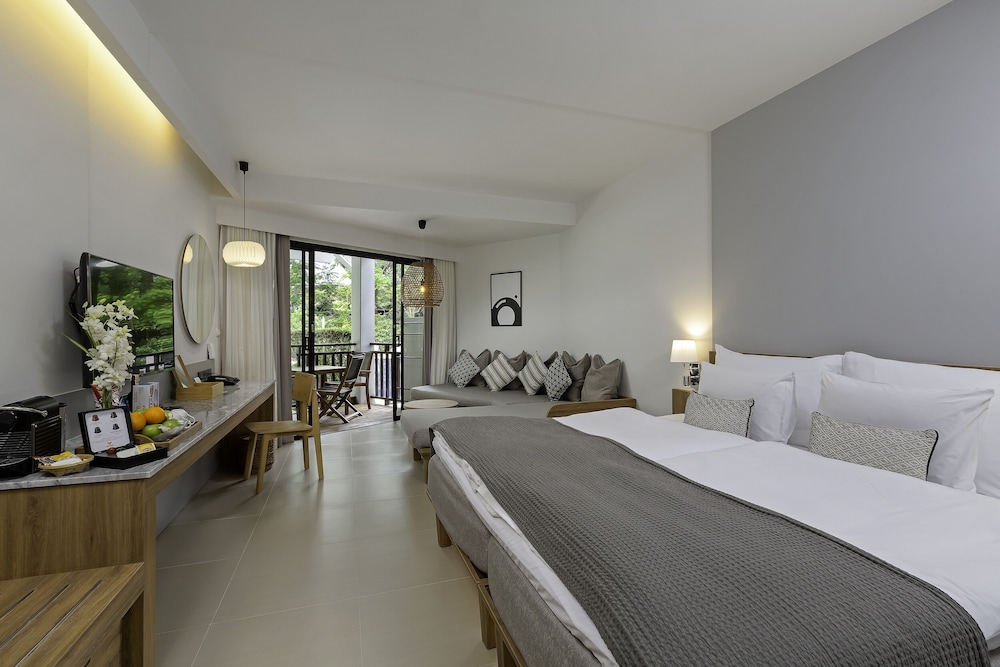 Sunwing Kamala Beach 17/56