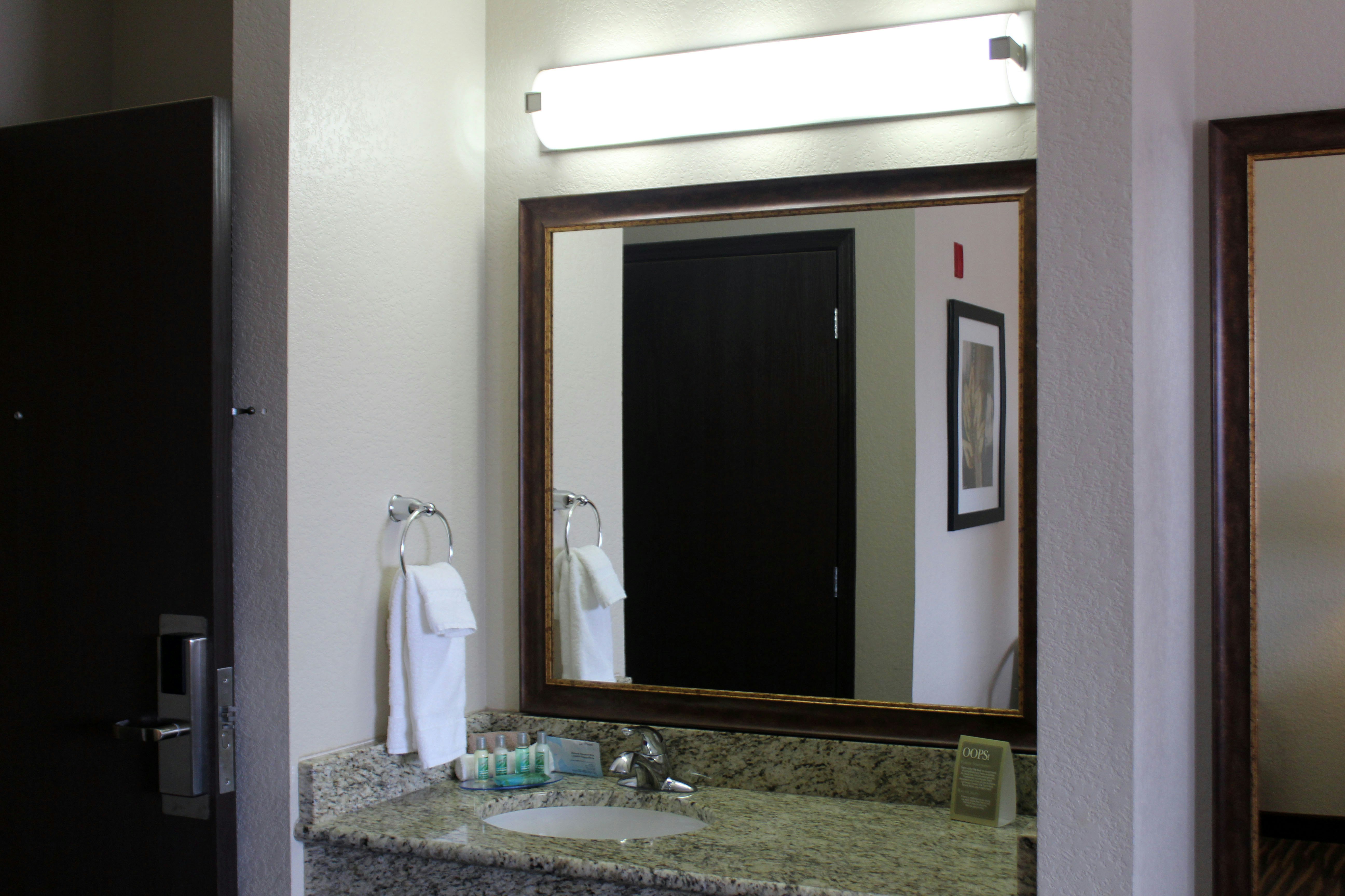 Boulders Inn Amp Suites Oak Ridge 49/50
