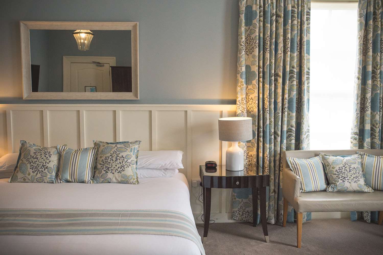 Quality, Deluxe, Double Bed، George Hotel, BW Signature Collection 2/2