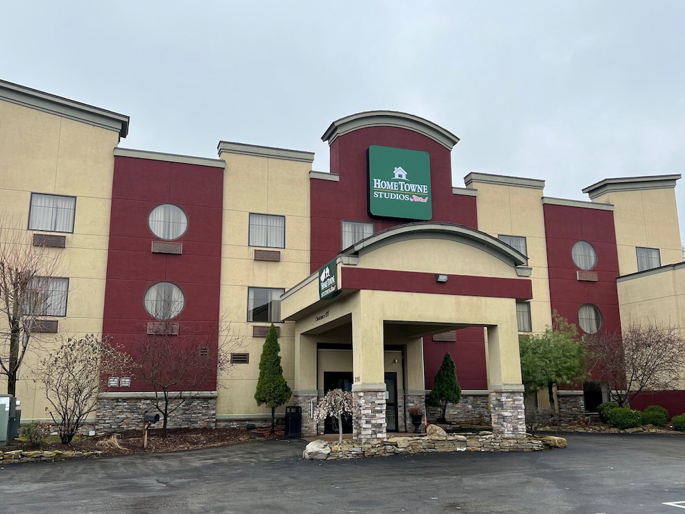 Hometowne Studios Suites Washington 3/43