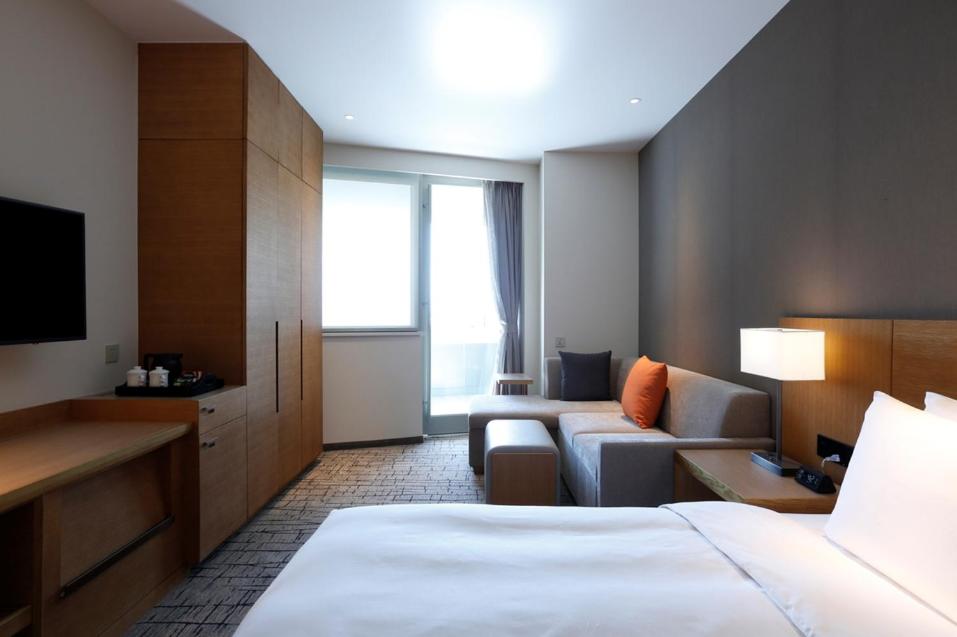 Room, Twin Beds, with View, Sofa, Hyatt Place Yinchuan Dayuecheng 3/8