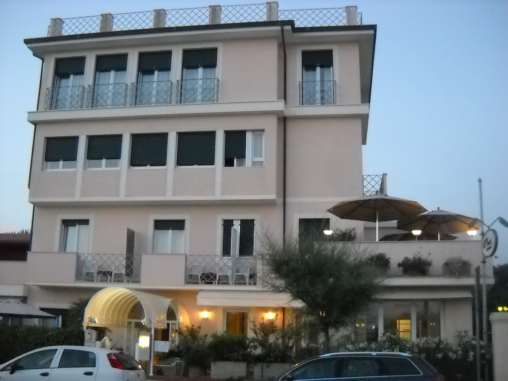 Bencista Hotel 1/46