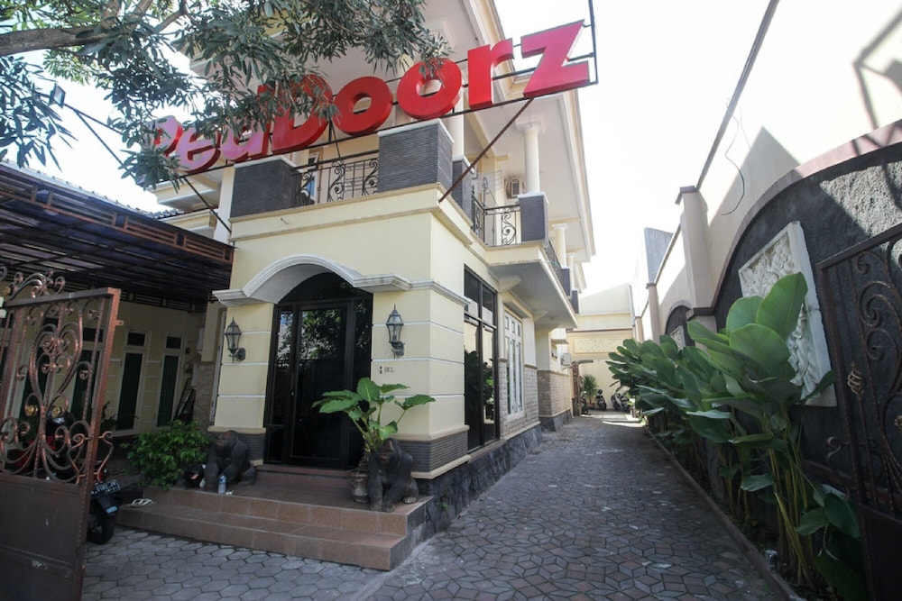 Reddoorz Plus Near Stie Ykpn 1/30