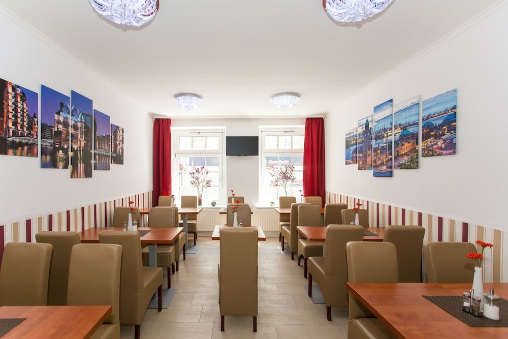 Hotel Condor 24/41