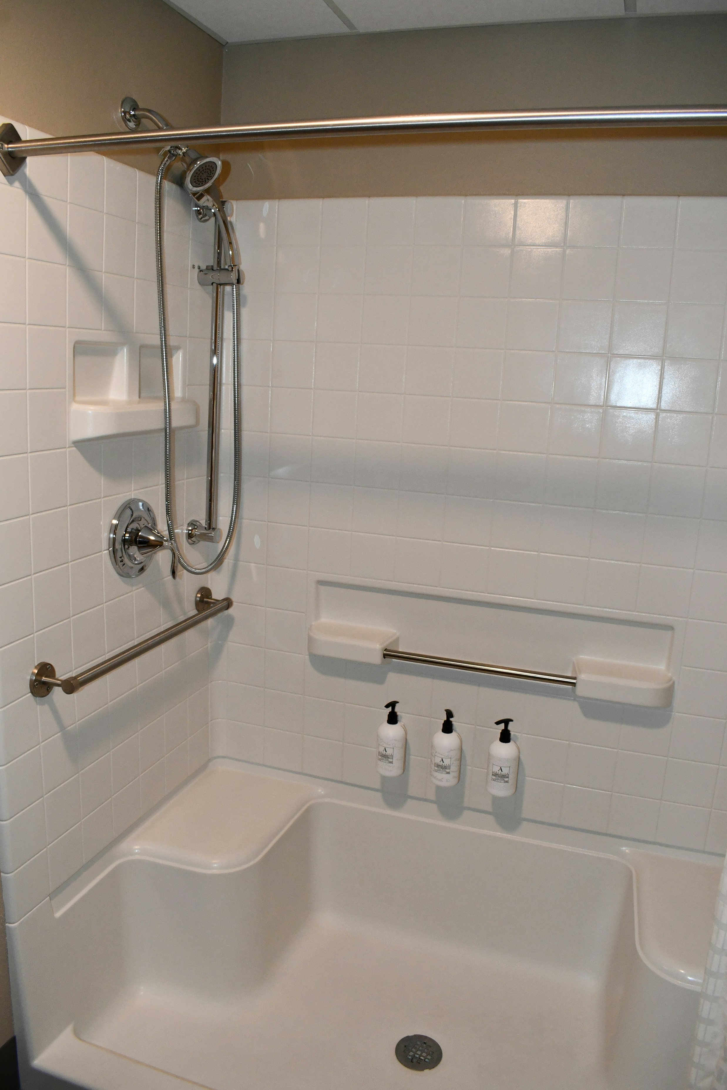 Cobblestone Inn & Suites - Trenton 43/45