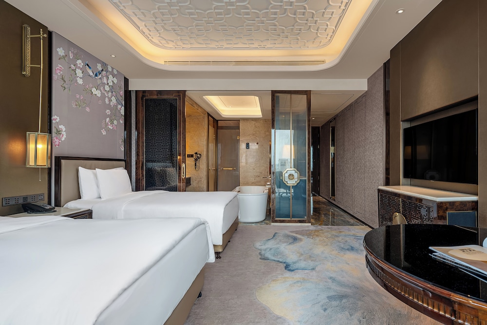 Wanda Reign Chengdu 16/45