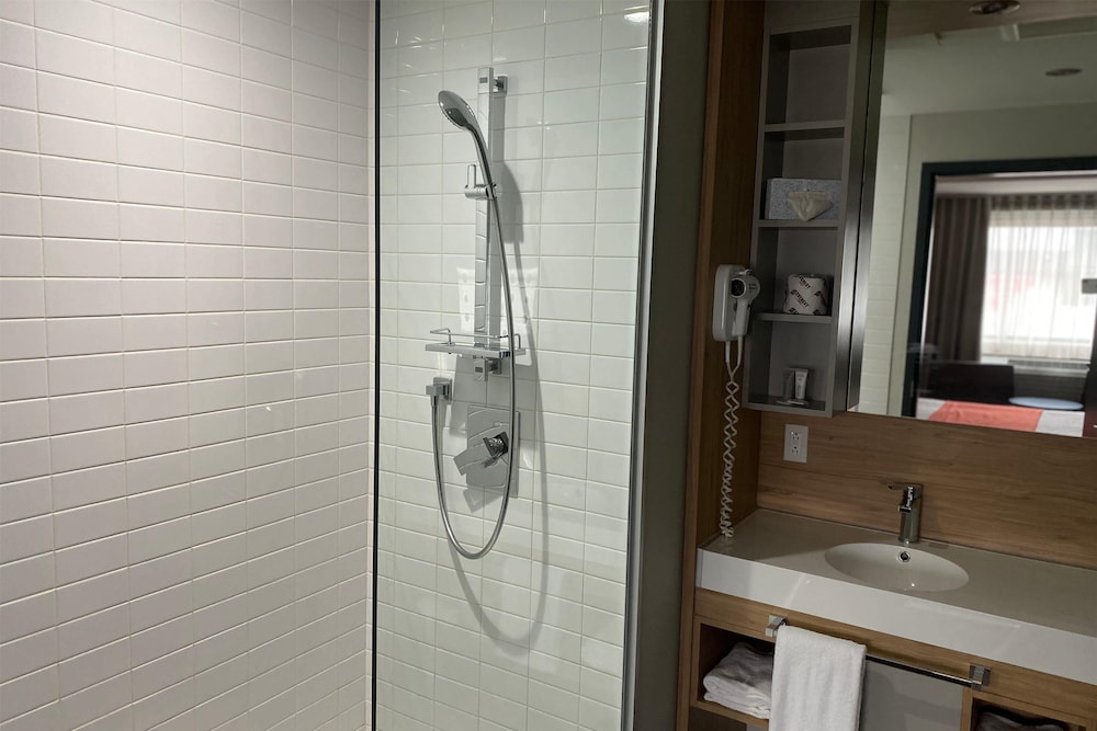 Ramada by Wyndham Laval 57/60