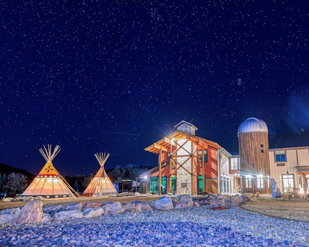 Compass Rose Lodge 3/25