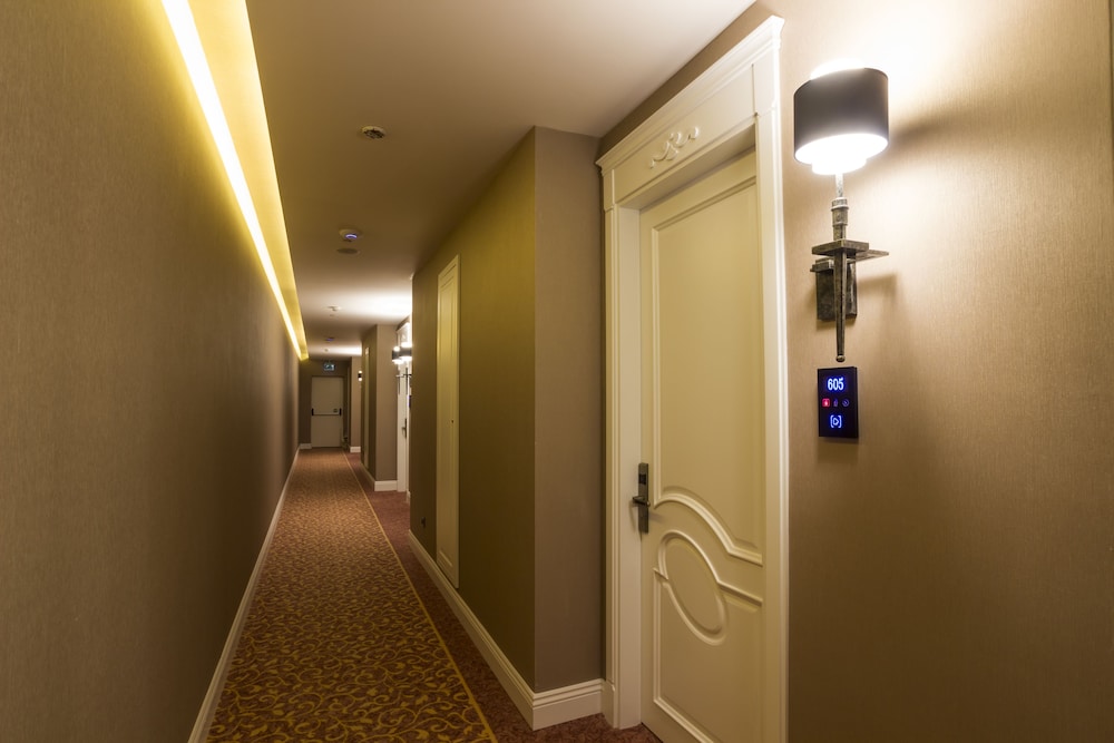 Mell Hotel 37/57