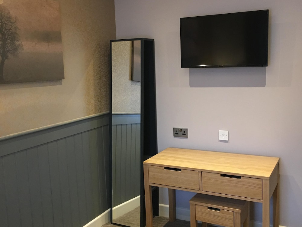The Tower Arms Hotel 40/50