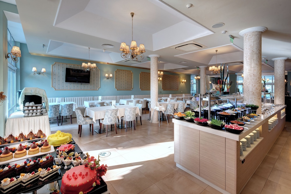 Miramar Hotel 23/50