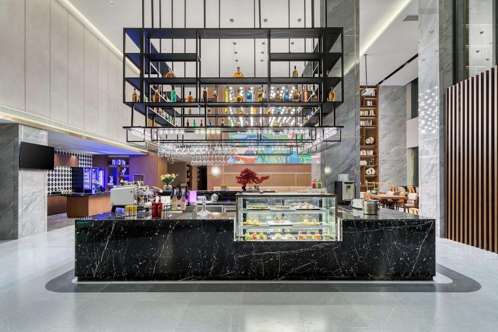 UrCove by Hyatt Jiashan Center 1/7