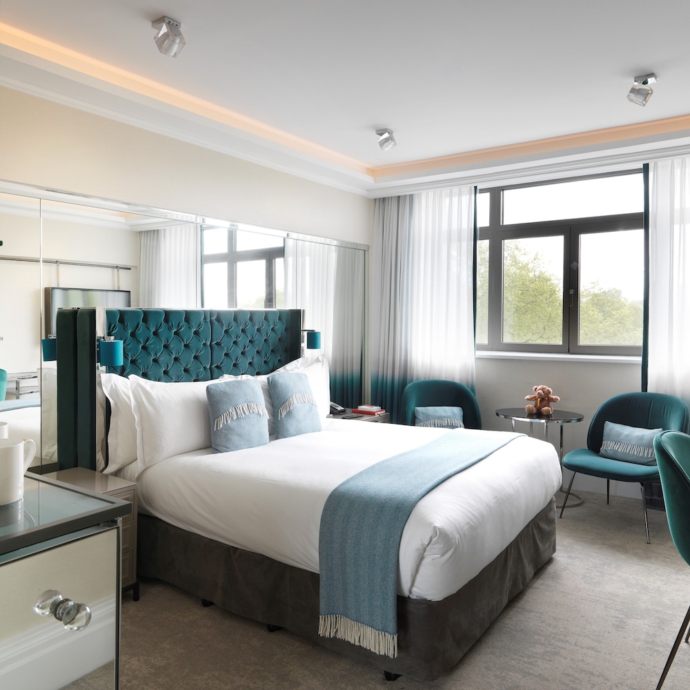 ROOM, PARK VIEW