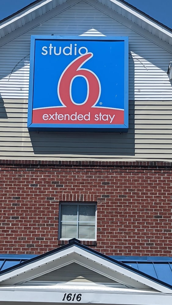 Studio 6 Extended Stay - Hampton, VA - Langley AFB Area in HAMPTON - VA