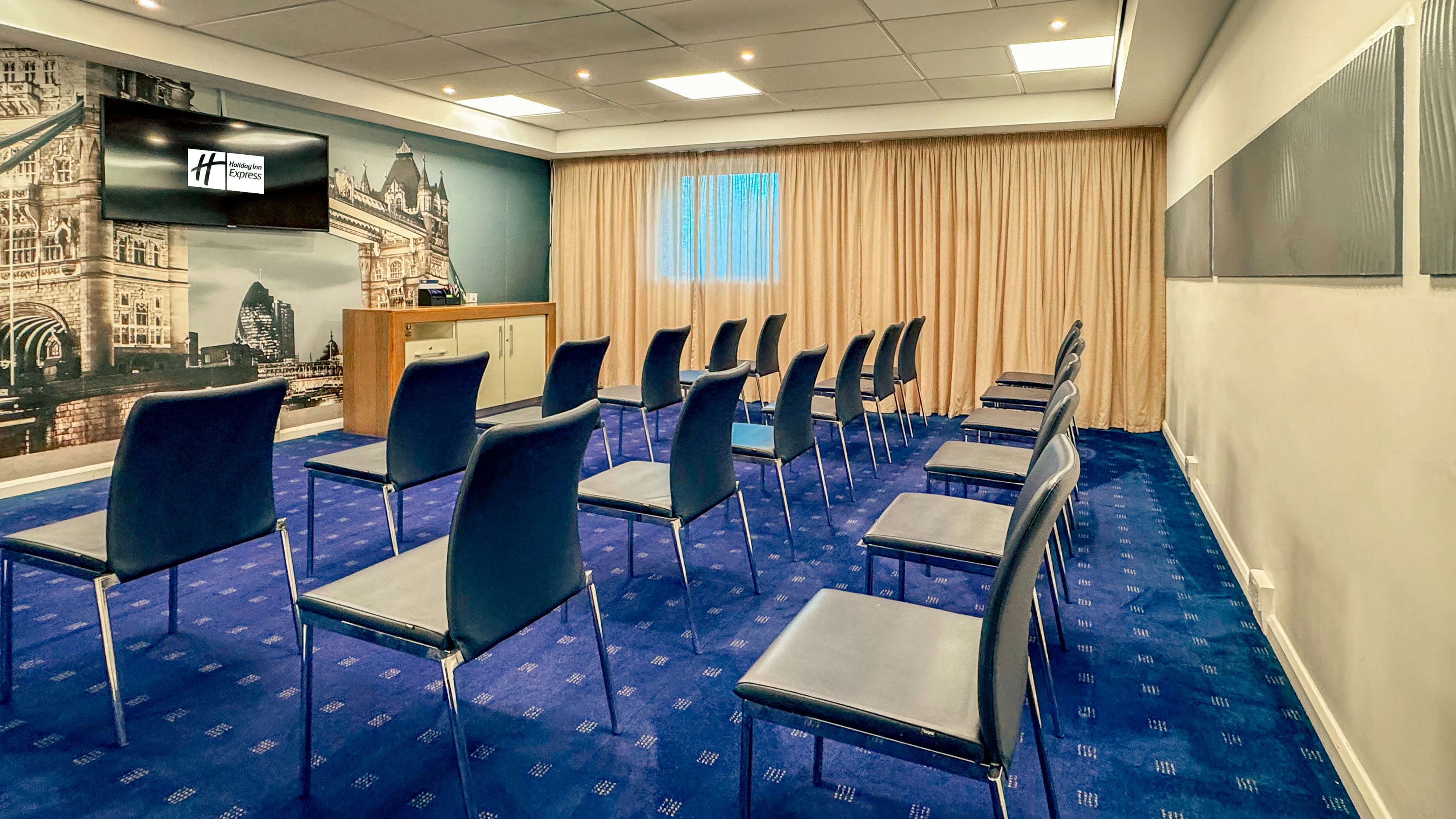 Holiday Inn Express London - Stratford by IHG 63/76