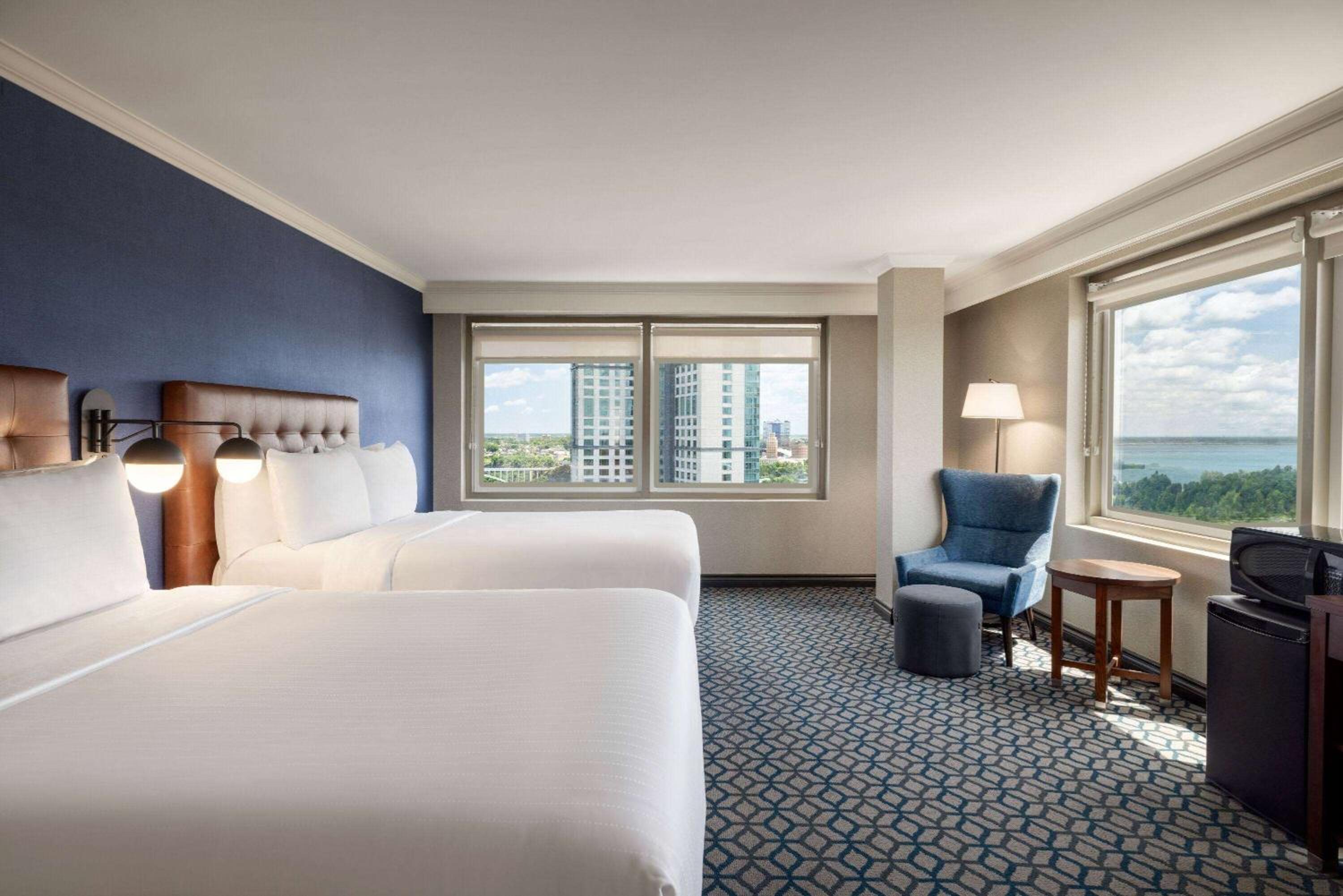 Room, King Bed, 2 Queen Beds, Falls View