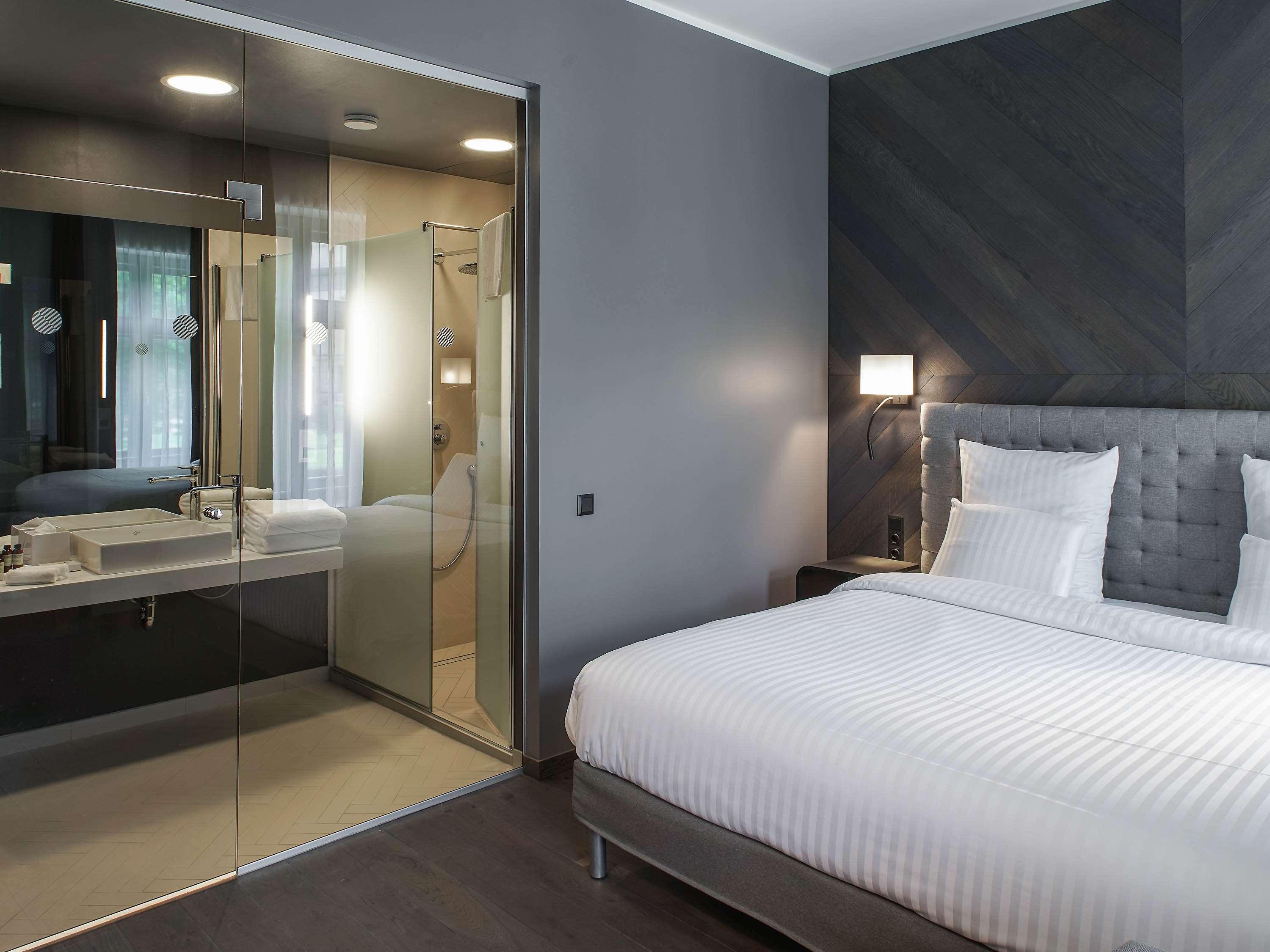PREMIUM, DELUXE, KING BED, PARK VIEW