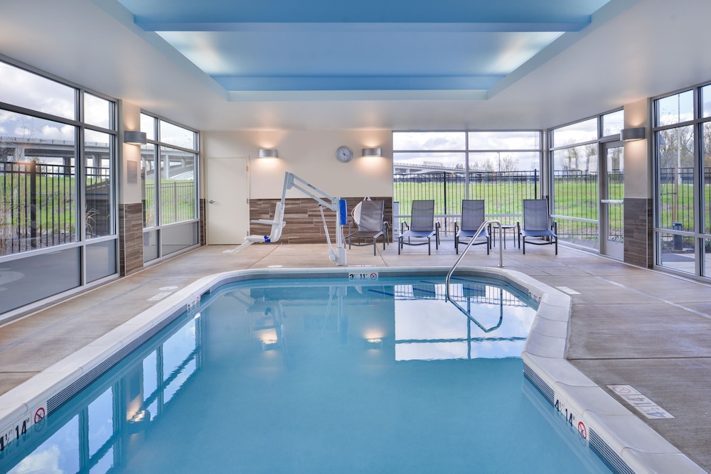Fairfield Inn Suites Eugene East Springfield 3/47