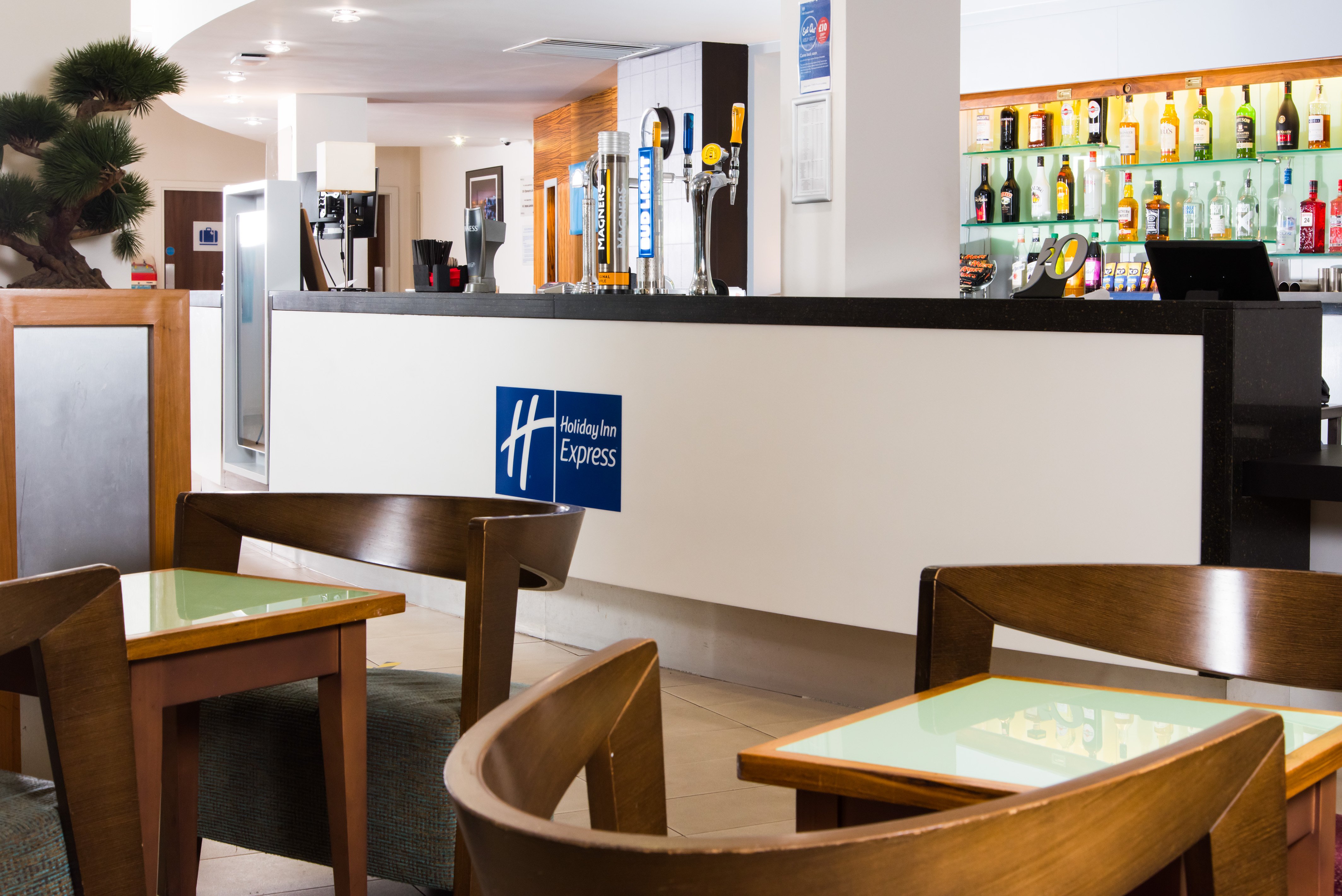 Holiday Inn Express Tamworth 20/58