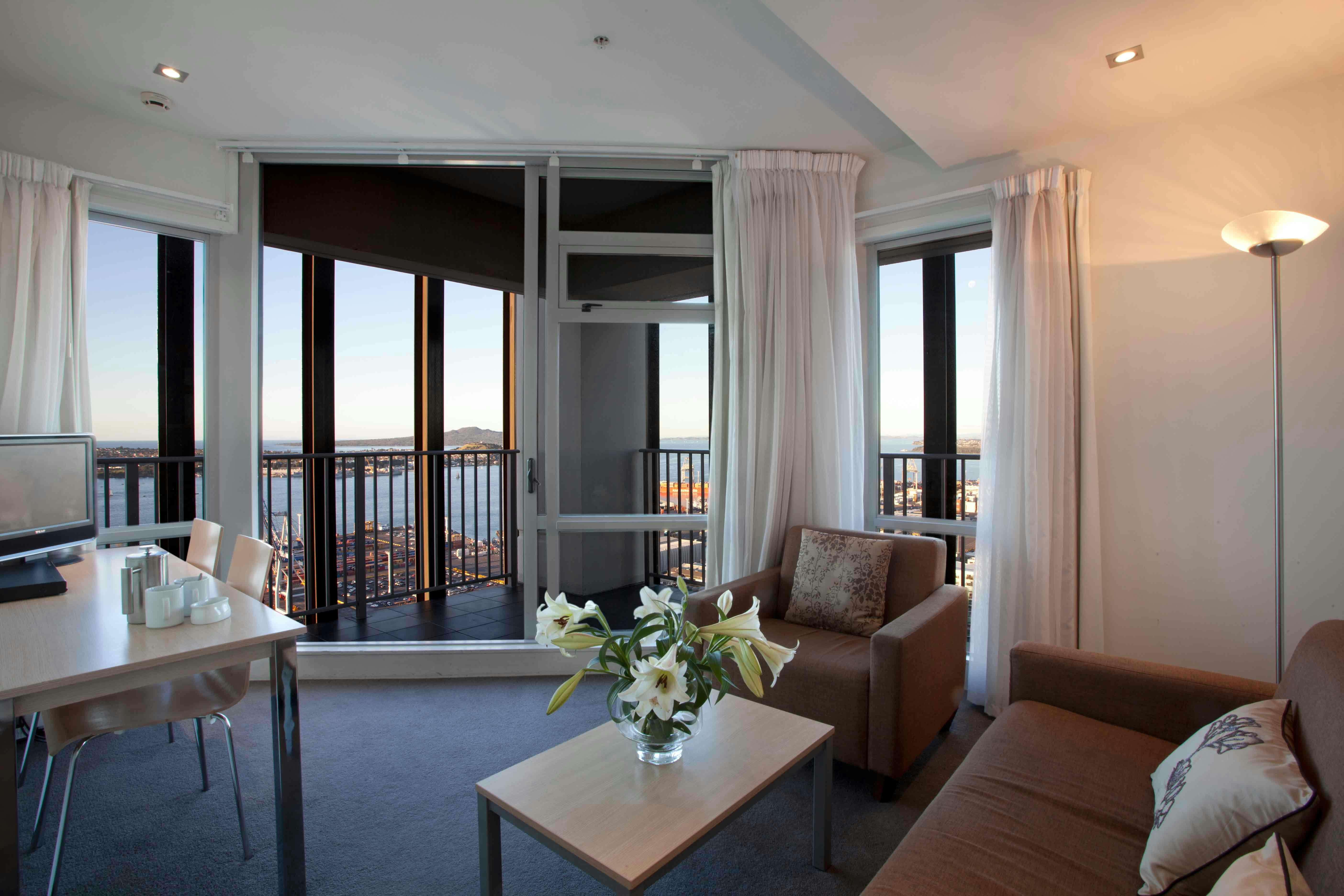 Auckland Harbour Suites 15/24