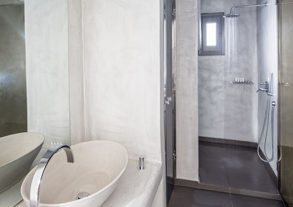 Aroma Suites 60/65